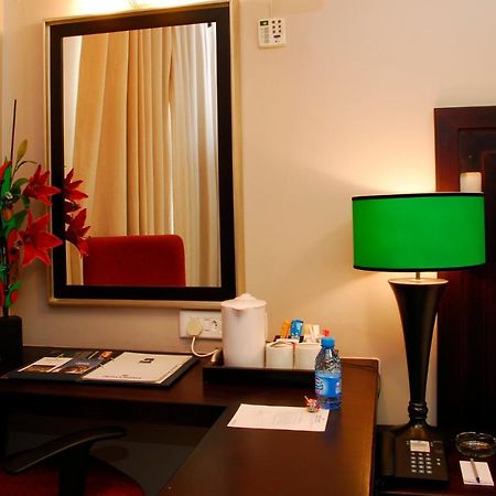 Bon Hotel امبانجيني المظهر الخارجي الصورة