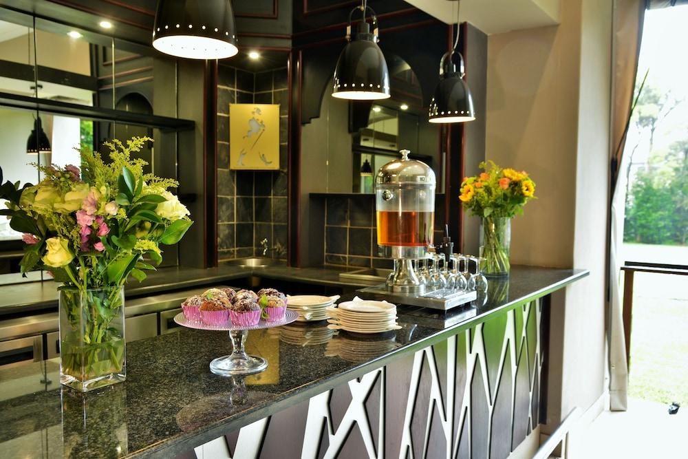 Bon Hotel امبانجيني المظهر الخارجي الصورة